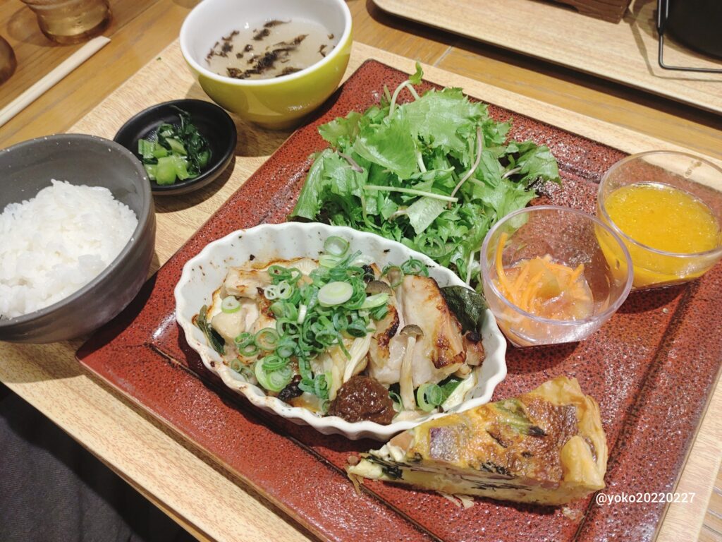 あずさ珈琲 信州くるみ味噌の鶏もも焼き定食