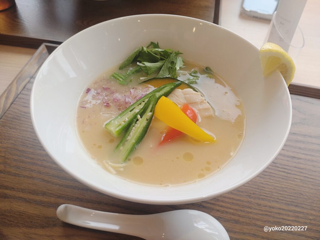 IRODORI麺 鶏だし白湯ラーメン