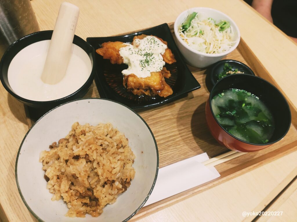 うまやの粋 鶏めしとろろと選べるおかず定食