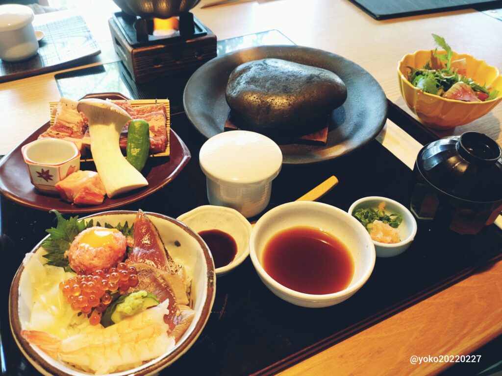 しゃぶとかに 源氏総本店 国産牛ロース石焼ステーキと海鮮丼