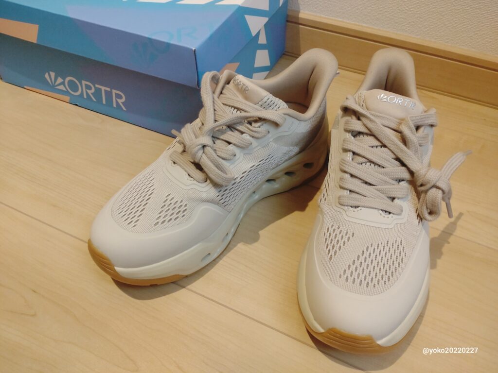 ダブルエー 株主優待 瞬間フィットスニーカー